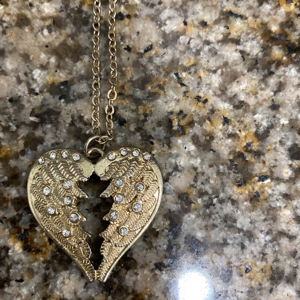 Heart angel’s wings necklace